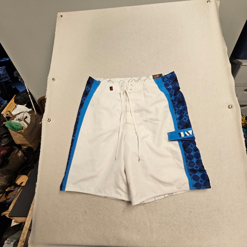 Tony Hawk Men Board Shorts Blue White Heart Print Swim Trunks Size 36 THY19B1003